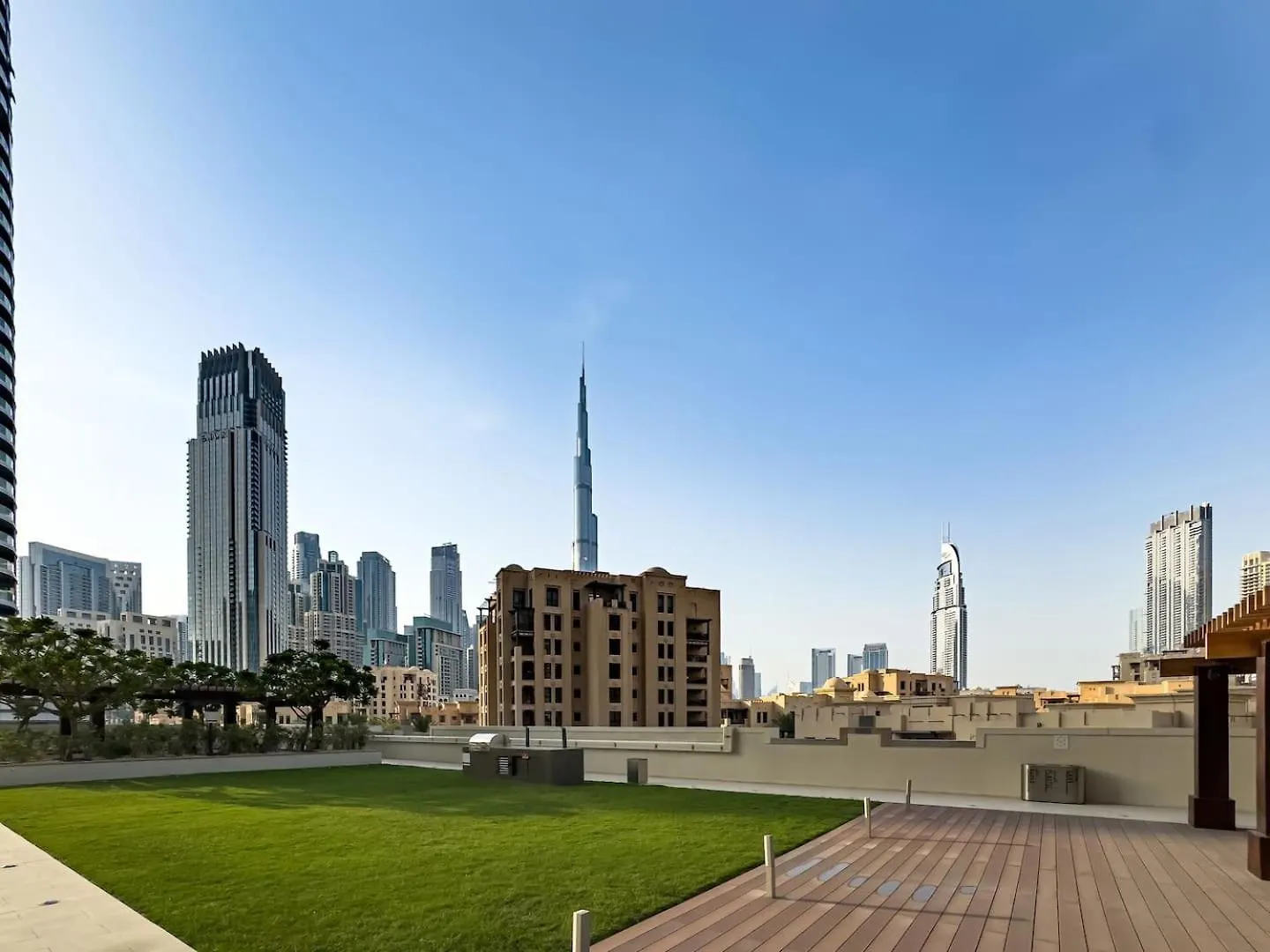 Lavish Saafe House With Full Burj Khalifa View From All Rooms - Amazing Balcony Setup - Infinity Pool - Near Dubai Mall Downtown