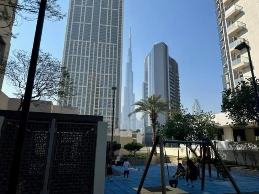 Lavish Saafe House With Full Burj Khalifa View From All Rooms - Amazing Balcony Setup - Infinity Pool - Near Dubai Mall Downtown