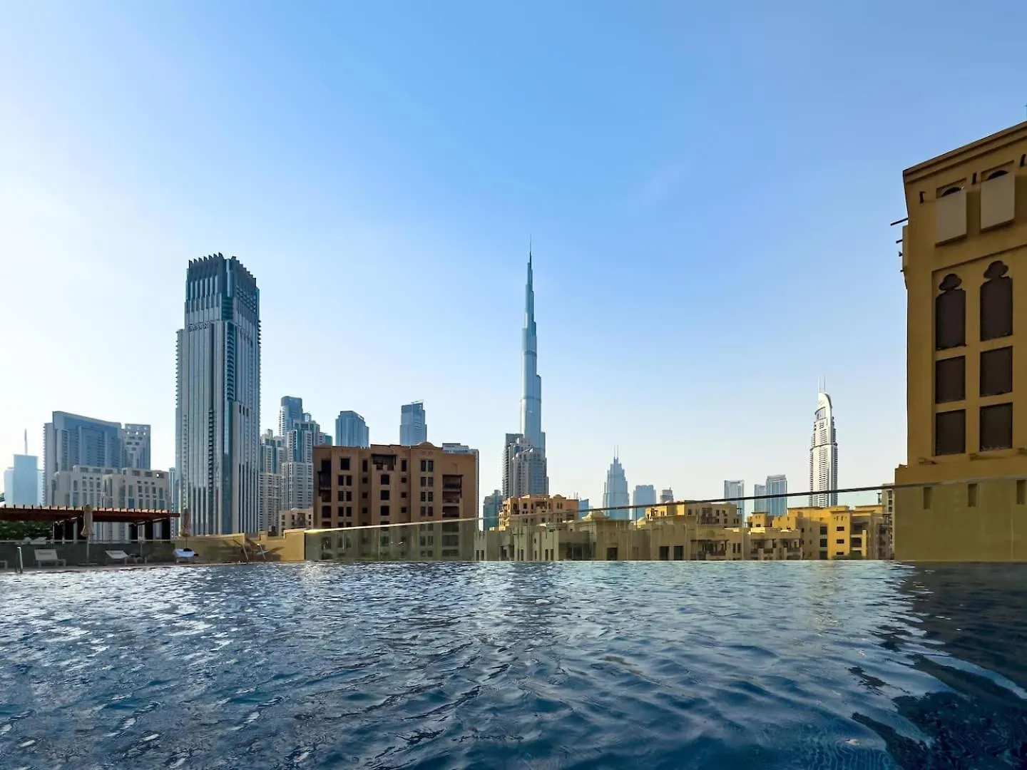 Lavish Saafe House With Full Burj Khalifa View From All Rooms - Amazing Balcony Setup - Infinity Pool - Near Dubai Mall Downtown Apartment