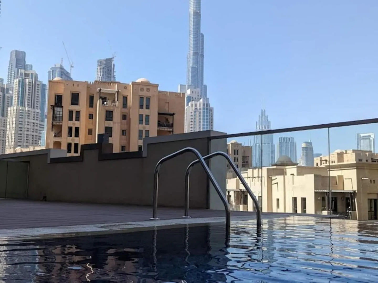 Lavish Saafe House With Full Burj Khalifa View From All Rooms - Amazing Balcony Setup - Infinity Pool - Near Dubai Mall Downtown Apartment