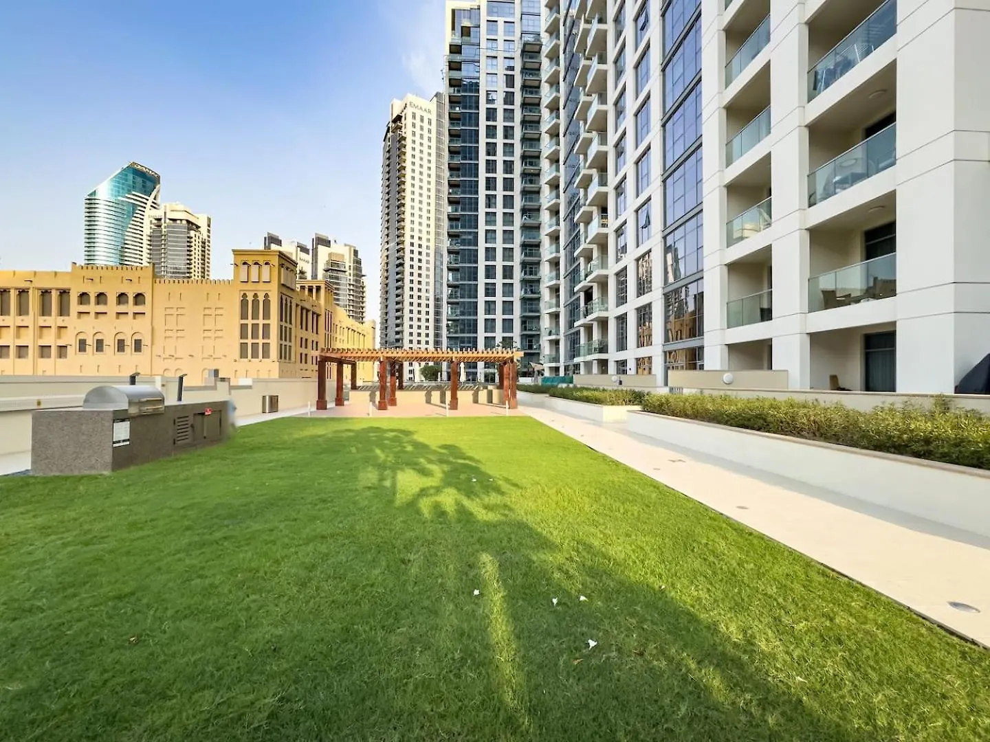 Lavish Saafe House With Full Burj Khalifa View From All Rooms - Amazing Balcony Setup - Infinity Pool - Near Dubai Mall Downtown United Arab Emirates